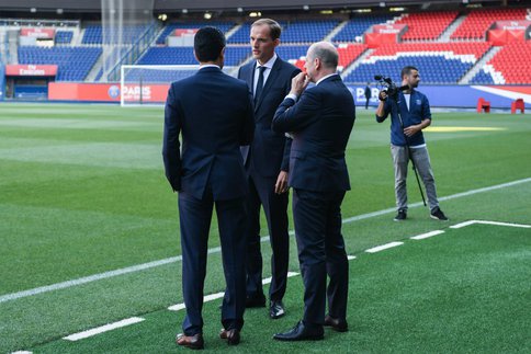 Nasser Al-Khelaïfi, Thomas Tuchel et Antero Henrique. Nasser Al-Khelaïfi, Thomas Tuchel et Antero Henrique.