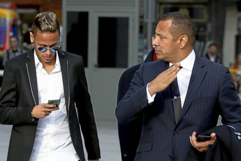 Neymar Jr et Neymar Sr. Neymar Jr et Neymar Sr.