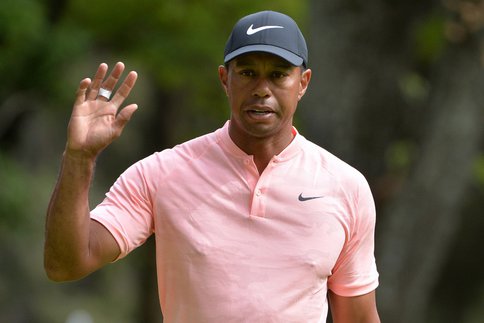 Et Tiger Woods est sorti du bunker... (Reuters) Et Tiger Woods est sorti du bunker... (Reuters)