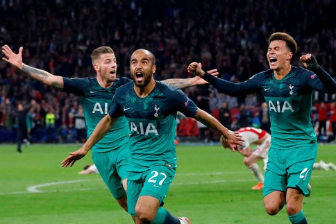 Lucas Moura.