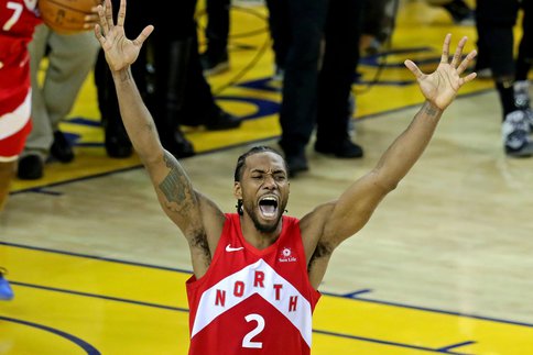 Kawhi Leonard "se queda" ? (Reuters) Kawhi Leonard "se queda" ? (Reuters)