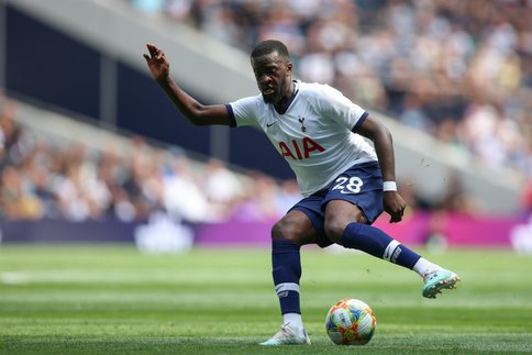 Tanguy Ndombélé a signé un contrat de 6 ans avec les Spurs, moyennant un transfert de 62 M€ + 10 M€ de bonus. Tanguy Ndombélé a signé un contrat de 6 ans avec les Spurs, moyennant un transfert de 62 M€ + 10 M€ de bonus.