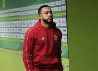 L’odieuse banderole des Verts sur Depay
