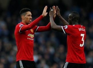 Man Utd: Une défense à trois contre le PSG