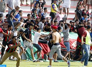 Football : une trentaine d’éléments des forces publiques et deux supporters des FAR blessés dans des incidents de violence après le match FAR-RSB (autorités locales)