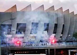 Cavani touché par une banderole en son honneur