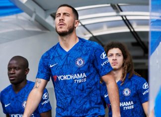Chelsea dévoile son nouveau maillot… avec Hazard