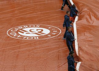 La pluie repousse le début des rencontres