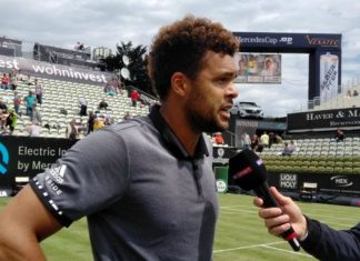 Stuttgart: Tsonga réussit ses débuts sur gazon