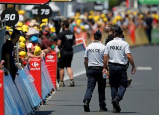 Un camion du Tour incendié