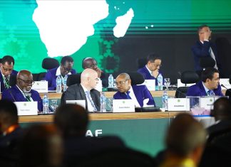 Infantino supervise la réforme de la CAF au Caire