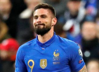 Giroud exaspéré par les banderoles homophobes