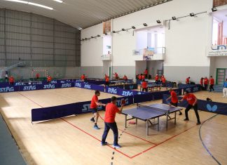 Les vétérans du tennis de table à Meknès