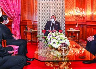 SM le Roi reçoit M. Saaid Amzazi et le charge des fonctions de porte-parole du gouvernement et M. Othman El Firdaouss qu’Il nomme ministre de la Culture, de la jeunesse et des sports