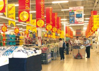 Aucune décision de fermeture d’espaces commerciaux à partir de vendredi jusqu’à lundi n’a été prise (Ministère de l’intérieur)