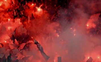 Supporters: deux députés appellent à autoriser les fumigènes