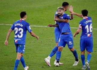 إشبيلية يقترب من حجز آخر بطاقات دوري الأبطال