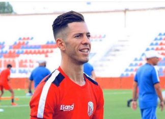 الماط يغرم الكحل و يعيده للتداريب