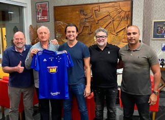 الوداد يفاوض سكولاري مدرب كروزيرو