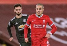 مانشستر يونايتد يحافظ على صدارة الدوري الإنجليزي الممتاز