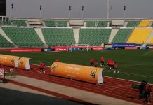 بالصور: المنتخب المغربي للاعبين المحليين يصل لملعب المباراة