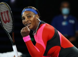 Open d’Australie: Serena Williams évince Halep et rejoint Osaka en demi-finales
