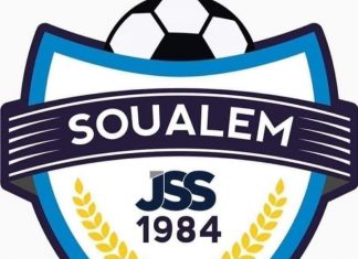 فريق شباب السوالم يحتج على التحكيم