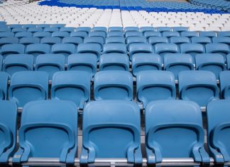 بالصور: مقاعد جماهير كأس العالم 2022 تحمل شعار «صُنع في قطر»