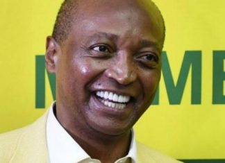 الجنوب أفريقي باتريس موتسيبي رئيسا للاتحاد الأفريقي لكرة القدم