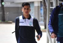 بالصور: بعثة الرجاء الرياضي تصل لمطار محمد الخامس