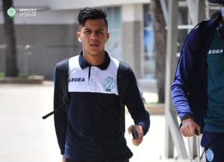 بالصور: بعثة الرجاء الرياضي تصل لمطار محمد الخامس