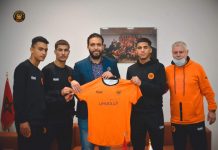 نهضة بركان يوقع ثلاثة عقود للاعبين من الأكاديمية