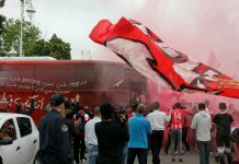 بالصور.. جماهير الماط تخصص وداعا لحافلة الفريق في اتجاه الرباط