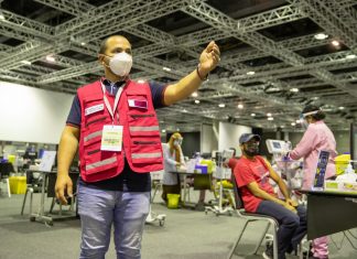 120 من متطوعي اللجنة العليا للمشاريع والإرث يشاركون في حملة التطعيم ضد كوفيد-19