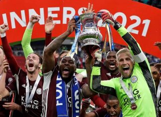 احتفال فريق ليستر سيتي بعد فوزهم بلقب الاتحاد الإنجليزي