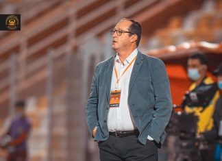 رسميا: نهضة بركان يفسخ عقد مدربه بيدرو بنعلي