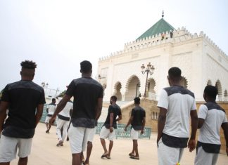 بالصور: لاعبو المنتخب الغاني يزورون بعض المآثر التاريخية بمدينة الرباط