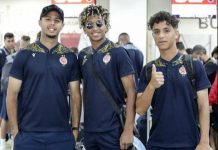 بالصور: فريق الوداد الرياضي يتجه صوب بركان من مطار محمد الخامس