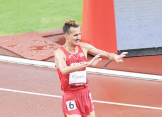 بالصور: لحظات مؤثرة لسفيان البقالي بعد فوزه بالميدالية الذهبية بطوكيو