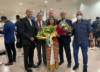 طاقم تحكيمي من الرأس الأخضر في مباراة شبيبة القبائل والجيش