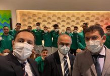 وزراء يزورون تجمع المنتخب المغربي