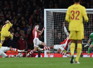 ليفربول يفوز على أرسنال بثنائية ويلاقي تشيلسي في نهائي كأس الرابطة الإنجليزية