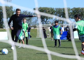 أسطورة الكرة الإنجليزية ديفيد بيكهام يشارك في افتتاح نادي الجيل المبهر المجتمعي بمدينة لوسيل