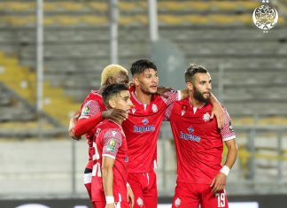 مباراة الوداد والزمالك..الوداد بالزي الأحمر والزمالك بالأبيض