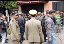 بالصور.. استنفار أمني في نقاط بيع التذاكر