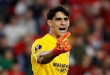 ياسين بونو يتوج بجائزة “زامورا”