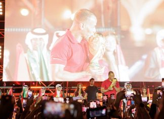 آلاف المشجعين المتحمسين يتدفقون إلى الحي الثقافي كتارا لمشاهدة كأس العالم الاحتفالية الختامية لجولة الكأس شهدت عروضاً مذهلة وحضور الأسطورة كافو