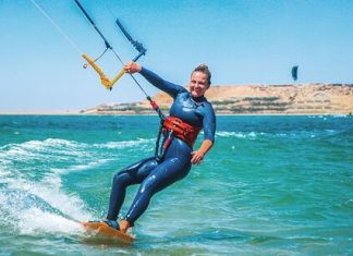 A la découverte de Dakhla, devenue en une vingtaine d’années la capitale du Kitsurf