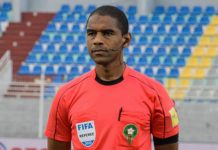 الحكم سمير الكزاز يقود مباراة نهضة بركان والوداد الرياضي