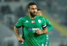 الرجاء الرياضي يستعيد خدمات عميد الفريق في مباراة أكادير